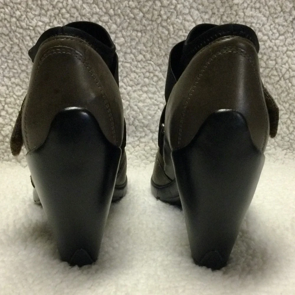 NWOB Aerosoles Cypress Leather Ankle Bootie - Picture 3 of 10